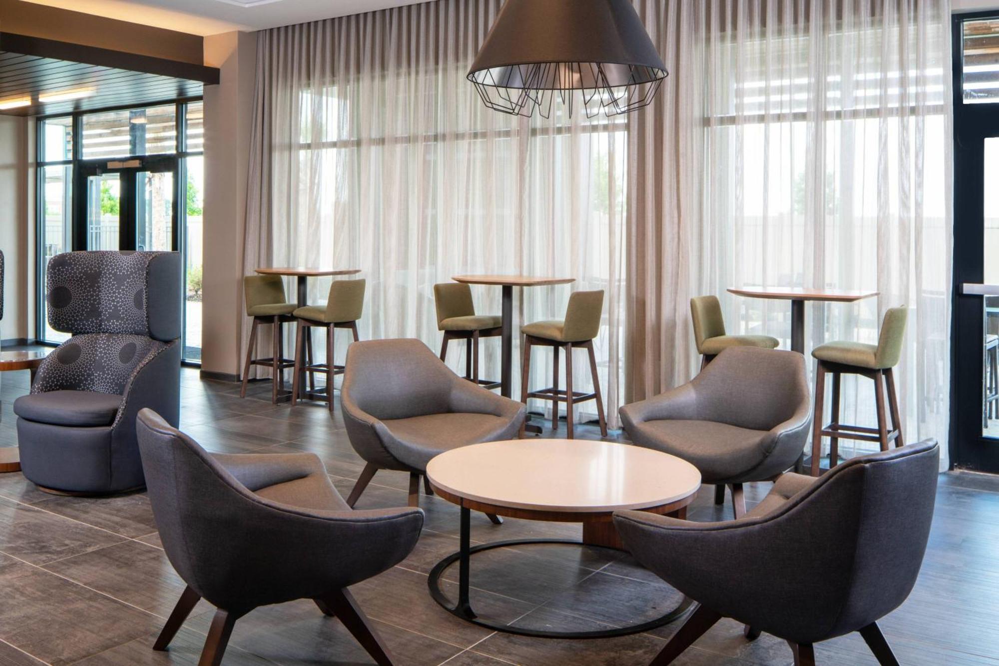 Courtyard By Marriott Lafayette South Hotel Buitenkant foto