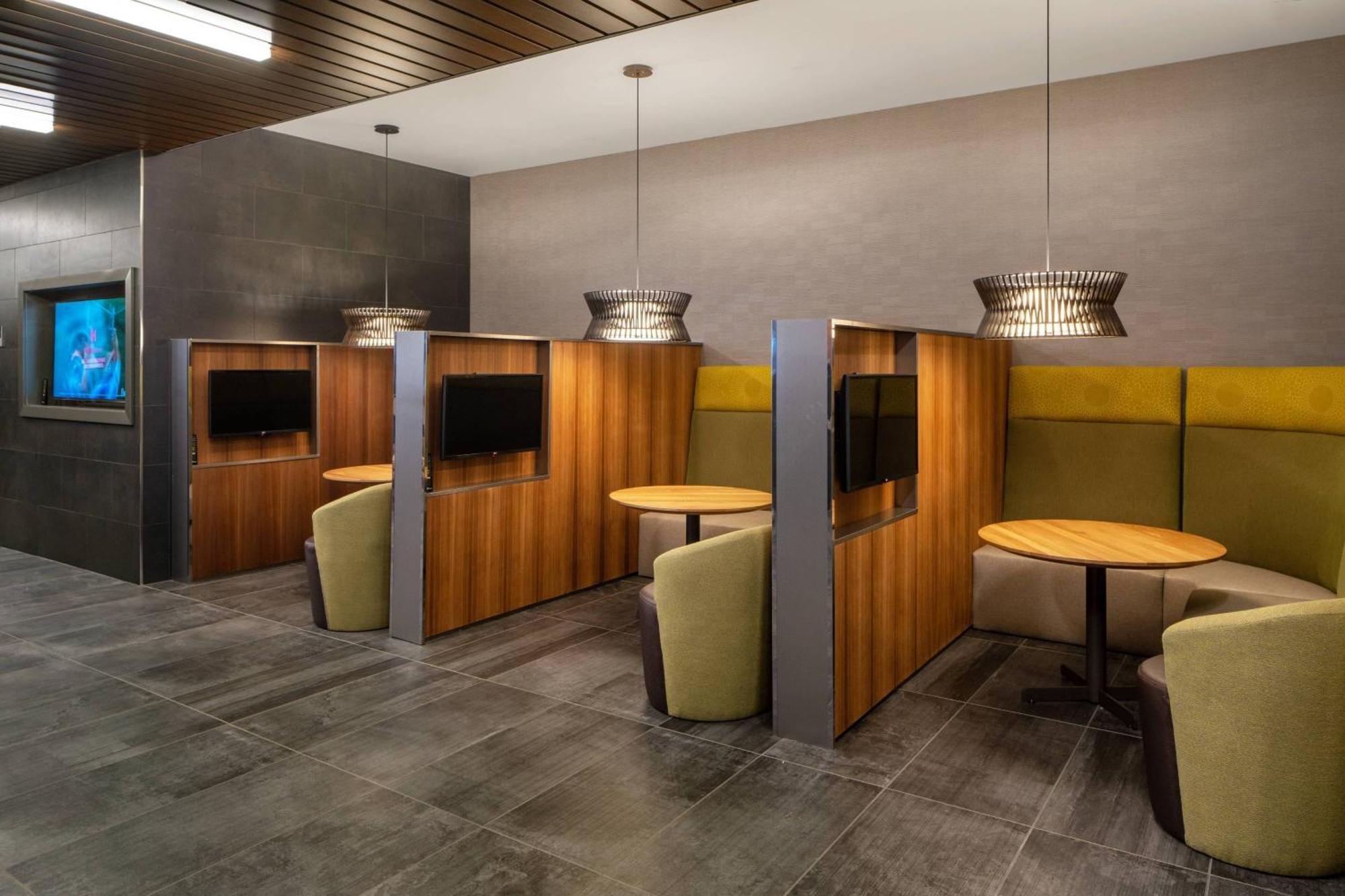 Courtyard By Marriott Lafayette South Hotel Buitenkant foto