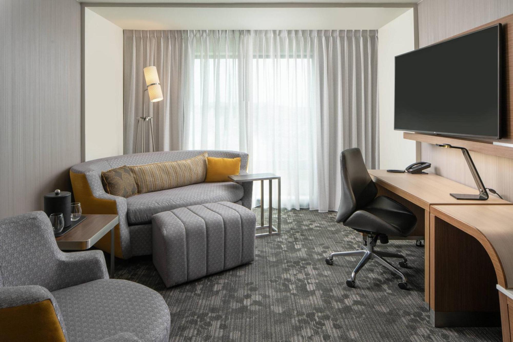 Courtyard By Marriott Lafayette South Hotel Buitenkant foto